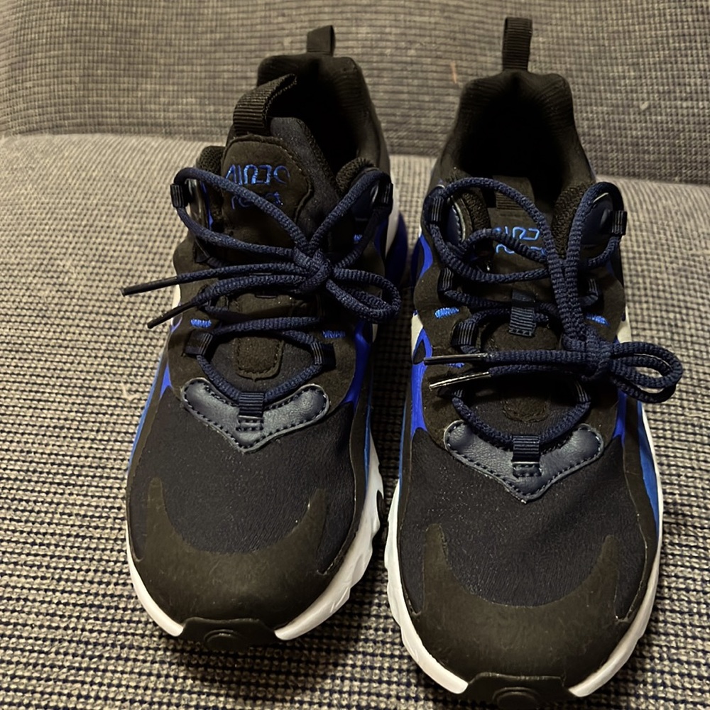 Nike Air React 270 size 5 youth